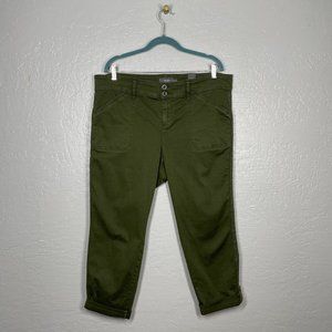Olive Green Women's Cropped Pants